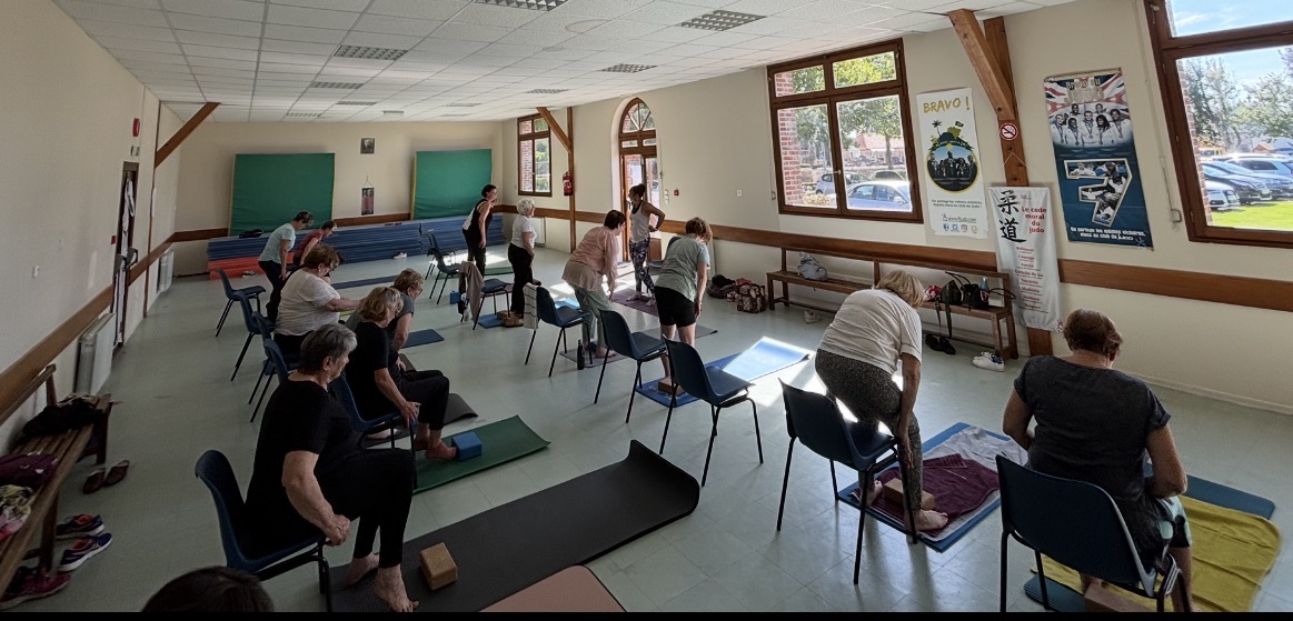 Rentrée du cours de yoga sur chaise saison 2026-2027
